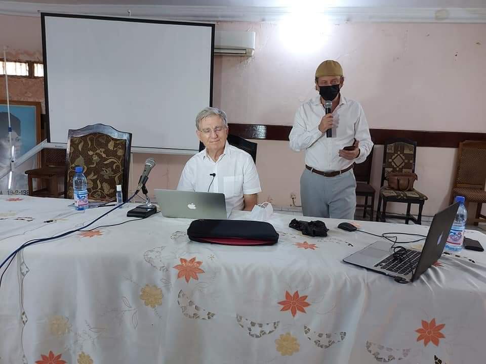 BenbereM's tweet photo. #CASOA (Chercheurs Associés en Sociologie et Anthropologie), en collaboration avec @Doniblogmali (Communauté des blogueurs du Mali), a organisé une conférence débat sur "Les rhétoriques du pouvoir au Mali".
La conférence était animée par le Pr Jean Loup Amselle, anthropologue. https://t.co/ns5Irrkg1U