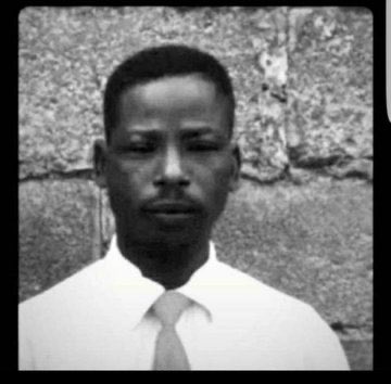 itskolawole's tweet image. Sometimes its just black and white