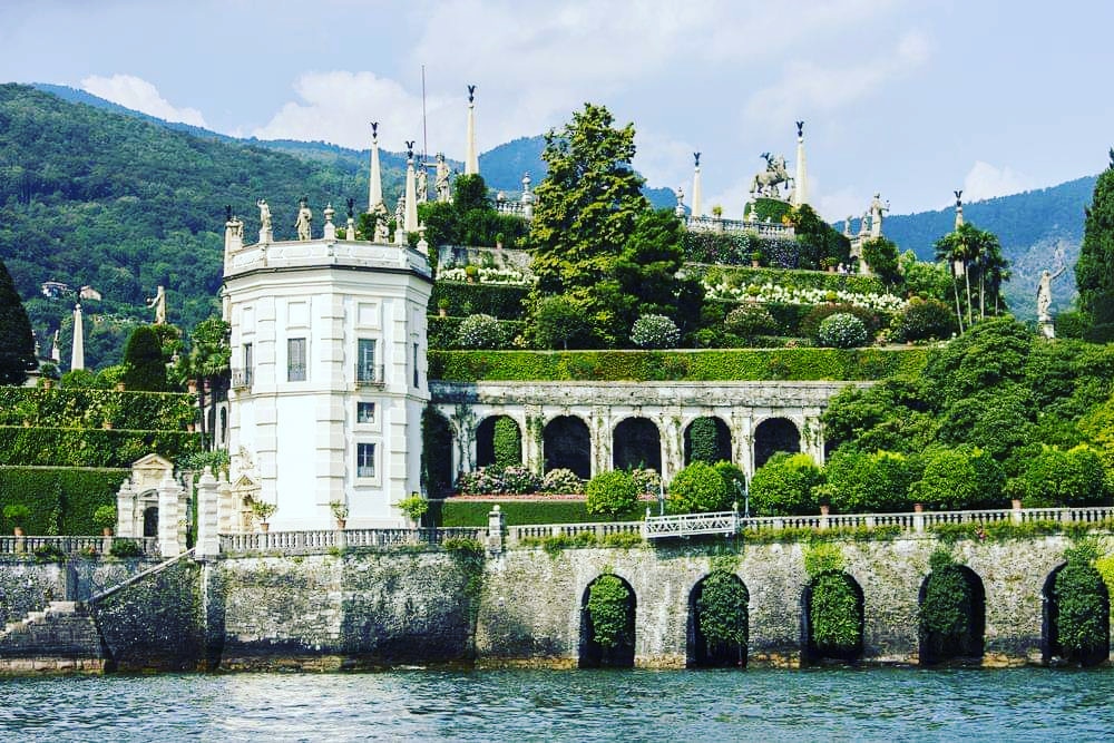 Una giornata da favola alle isole Borromee non appena si potrà? Perché no?! #tourisoleborromee #tourlagomaggiore #laghi #guidaturisticalagomaggiore #giardiniitaliani #palazzoborromeo #visiteguidate #guideturistiche