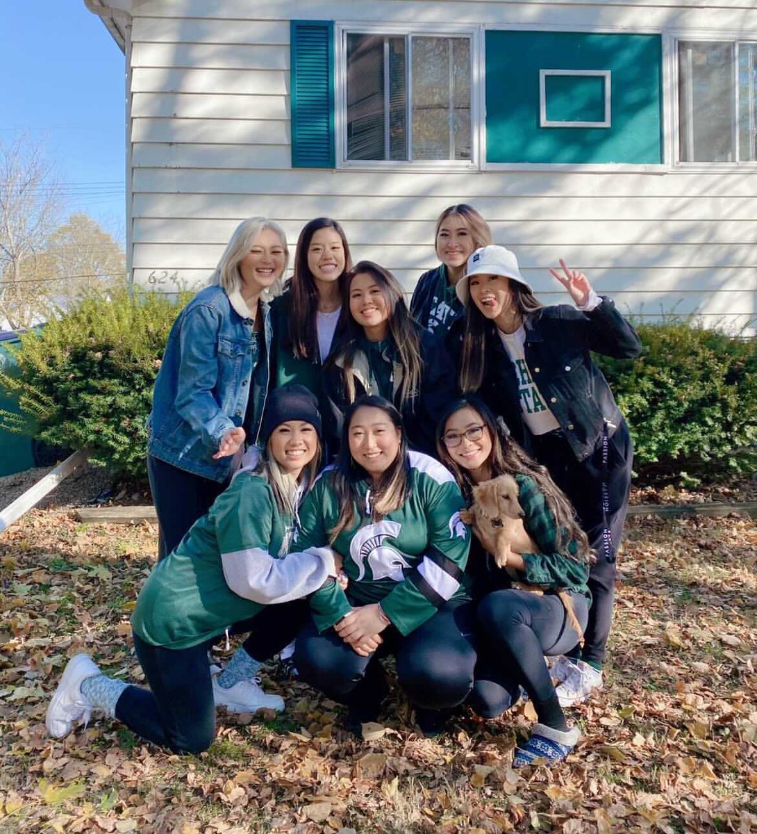 Alpha Phi Gamma tweet media