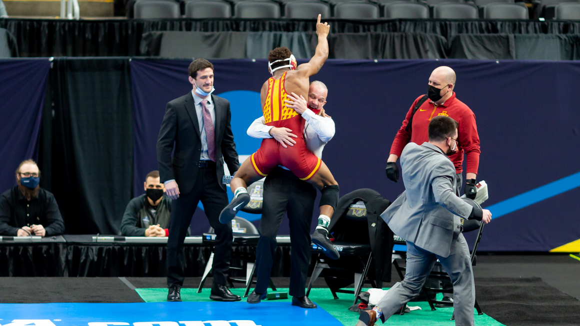 CycloneWR's tweet photo. Iowa State will finish tied for 13th at the NCAA Championships with 37.5 team points.

NCAA finishes under Coach Dresser
2018 - T45th
2019 - 16th
2021 - T13th

📈📈📈

#Cyclones | #NCAAWrestling https://t.co/AhjTrY2dhf