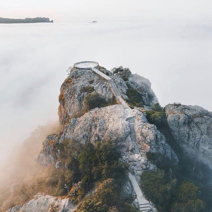 Hay viajes que te hacen sentir como si tocaras el cielo.  &iquest;Cu&aacute;l fue el viaje que te hizo sentir as&iacute;?🏔️ Mirador<a href="/tag/somosrotamundos"class="tags"><span>#somosrotamundos</span></a><a href="/tag/viajadiferente"class="tags"><span>#viajadiferente</span></a><a href="/tag/turismomx"class="tags"><span>#turismomx</span></a>