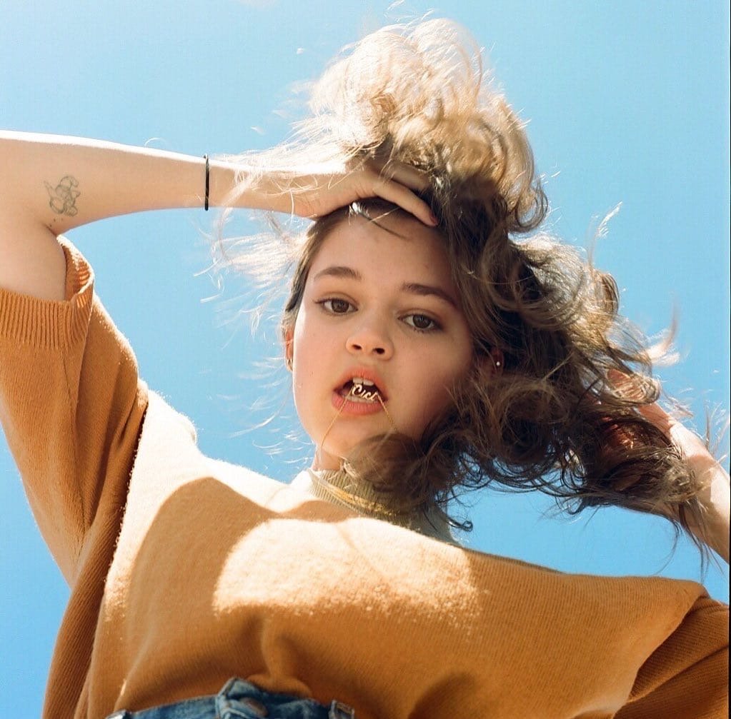 Киара браво. Марка маккенны и сиары браво. Сиэра браво уэйн. Марка маккенны и сиары браво. Elena kampouris.