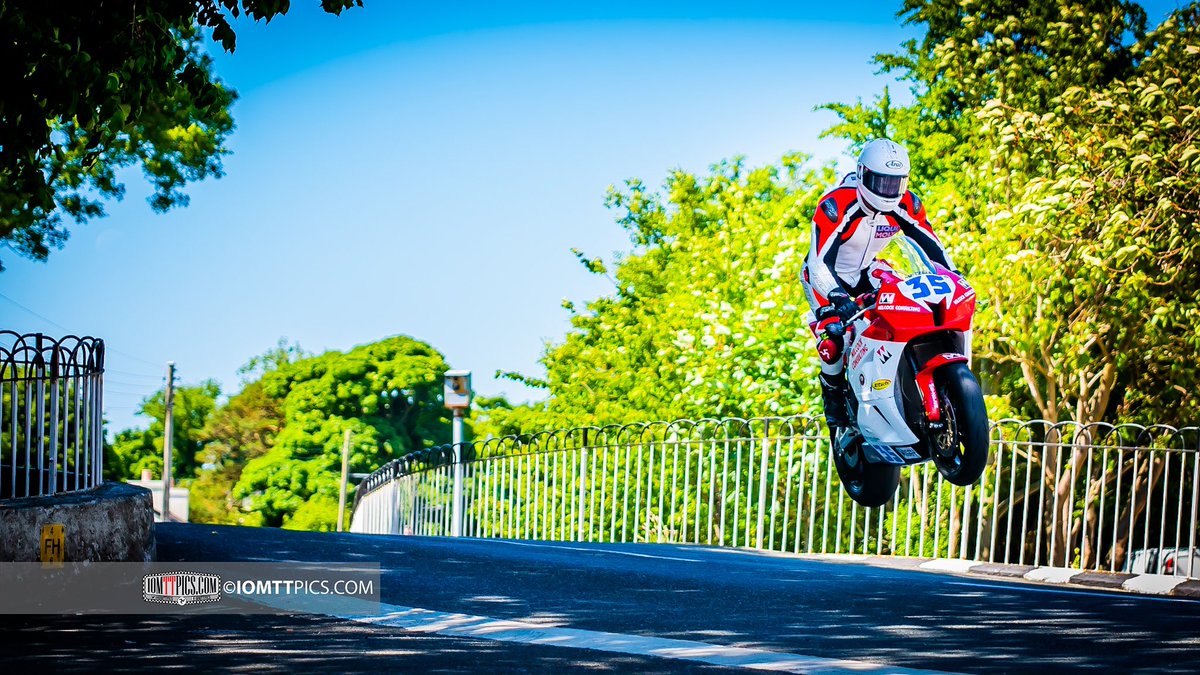 iomttpics's tweet photo. Michael Evans, TT2018, Ballaugh Bridge. https://t.co/ghcVDHa5Ls