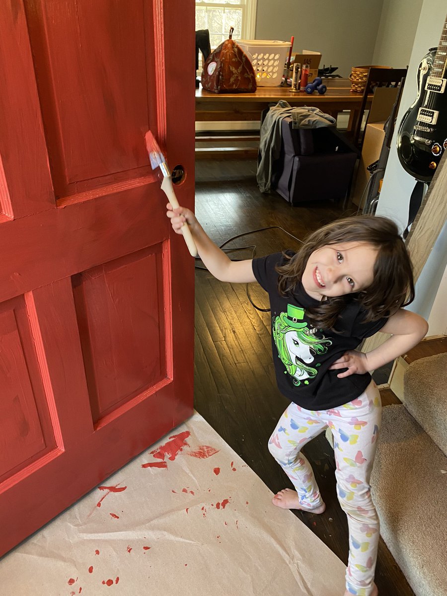 nancy_p_1015's tweet photo. On a whim we bought a house 🤷🏻♀️🤷🏻♀️🤷🏻♀️
So we have 3 days to get our fixer upper market ready, no pressure
Found some free help though 🥰🥰
#cutestpainter #brightred #ourfixerupper https://t.co/JVuSOXFvVp