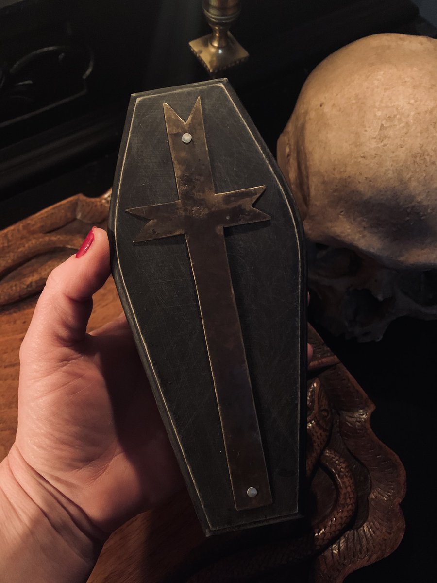 WickedVintageUK's tweet photo. Listed to my Etsy store now- #macabre #CoffinBox containing Bone #Runes #CoffinAltarBox #DivinationBox #RuneCasting #Occult #Witchcraft https://t.co/Uj9nCYoSMq