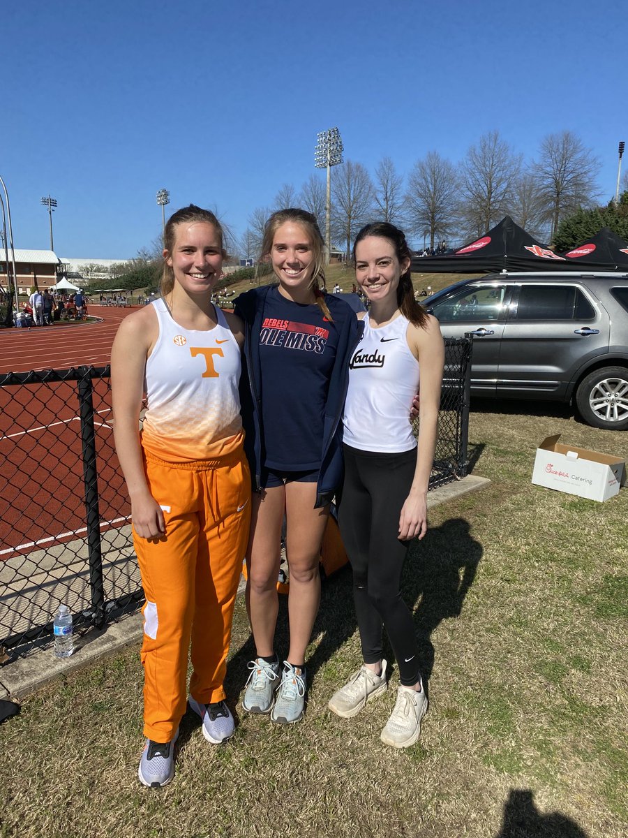 CarrollCXC's tweet photo. XC alum competing in outdoor track. Keep up the hard work ladies! https://t.co/HMQ1rKKgdC