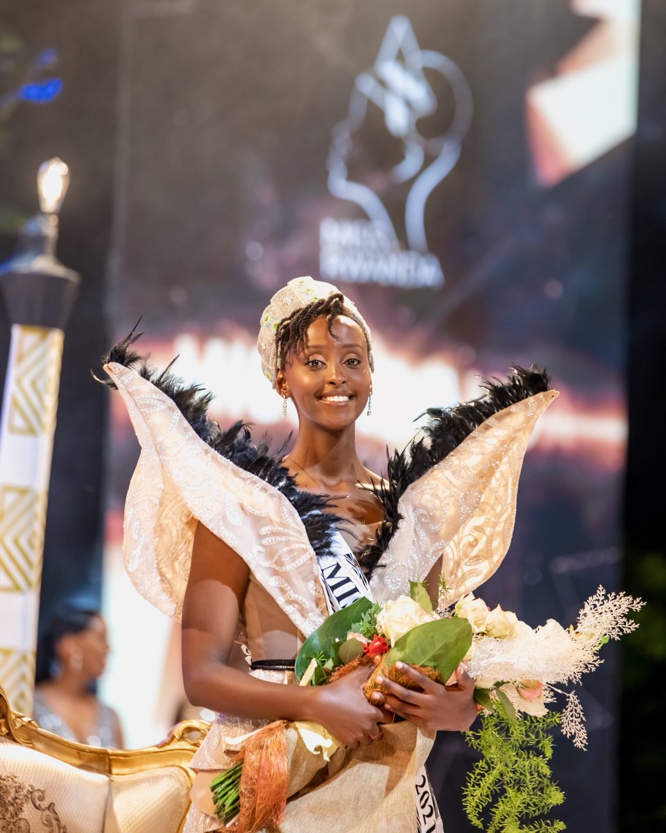 MissRwandaDotRW's tweet photo. Ingabire Grace is crowned Miss Rwanda 2021. Ingabire is 25 years old and represents @CityofKigali. She is a University graduate with a Major in Dance, a concentration in Globalization and Philosophy &amp; Psychology. #MissRwanda2021 

Photos: @EmmanuelRurangw https://t.co/y3Y7hv0XbU