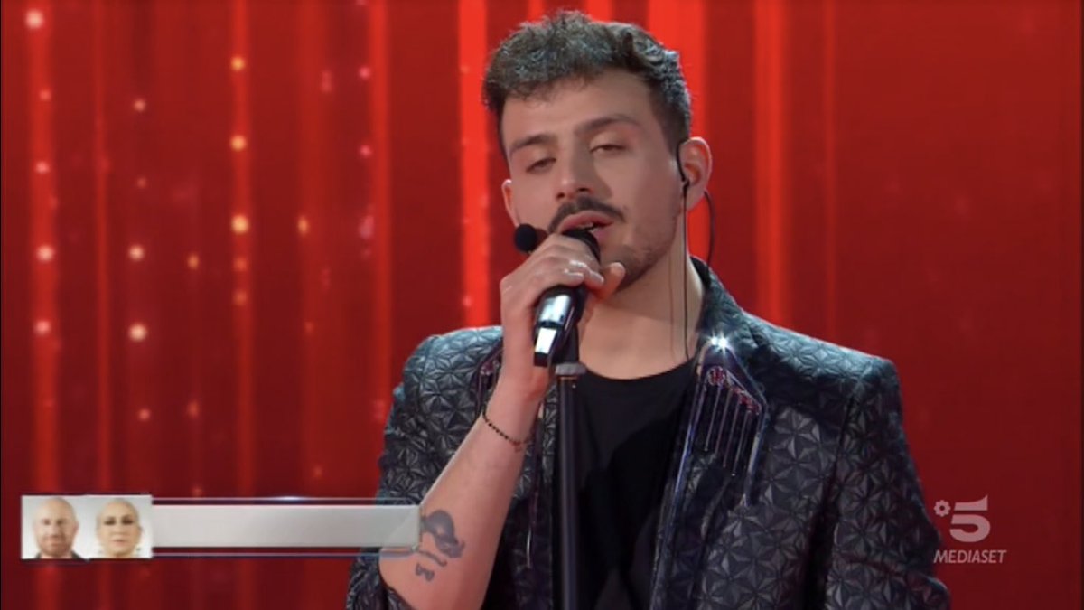 chiamamematto's tweet photo. Scusate ma che razza di DISTACCO c’è stato con una sola nota? Solo io l’ho notato? IMMENSO LEO. #Amici20 https://t.co/XIBoT0S6Q7