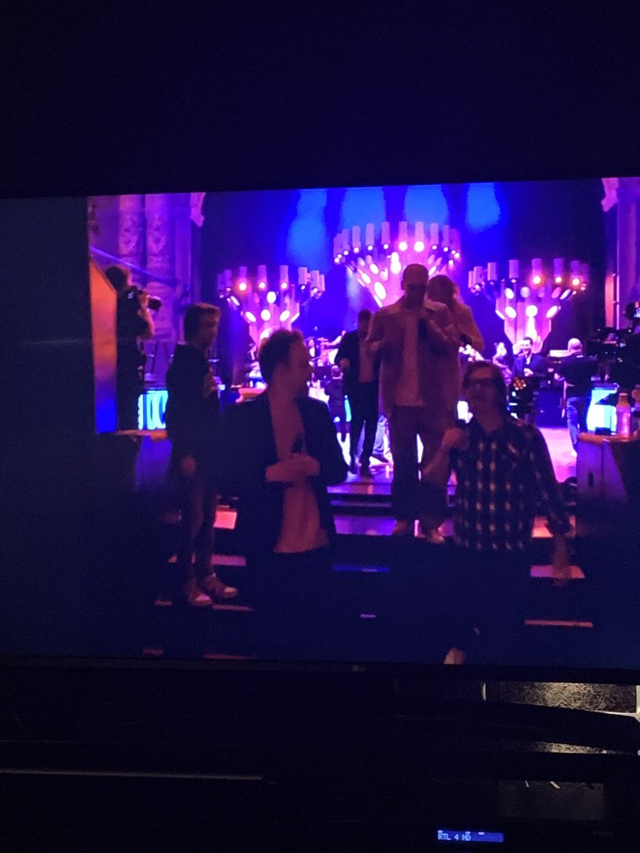carbol65's tweet photo. Wat een feestje! Geweldig♥️ #thestreamers https://t.co/ca2mpgzhRA