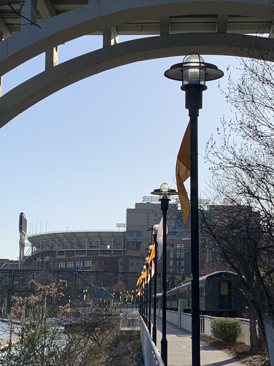CoachEkeler's tweet photo. Just got done running- had an “aha moment.”  Saw the pearly gates...  Neyland Stadium was on the other side🍊🍊. Let’s GOOO @Vol_Football Get Your Chili 🌶 Hot🔥. https://t.co/kNdUHXqtau