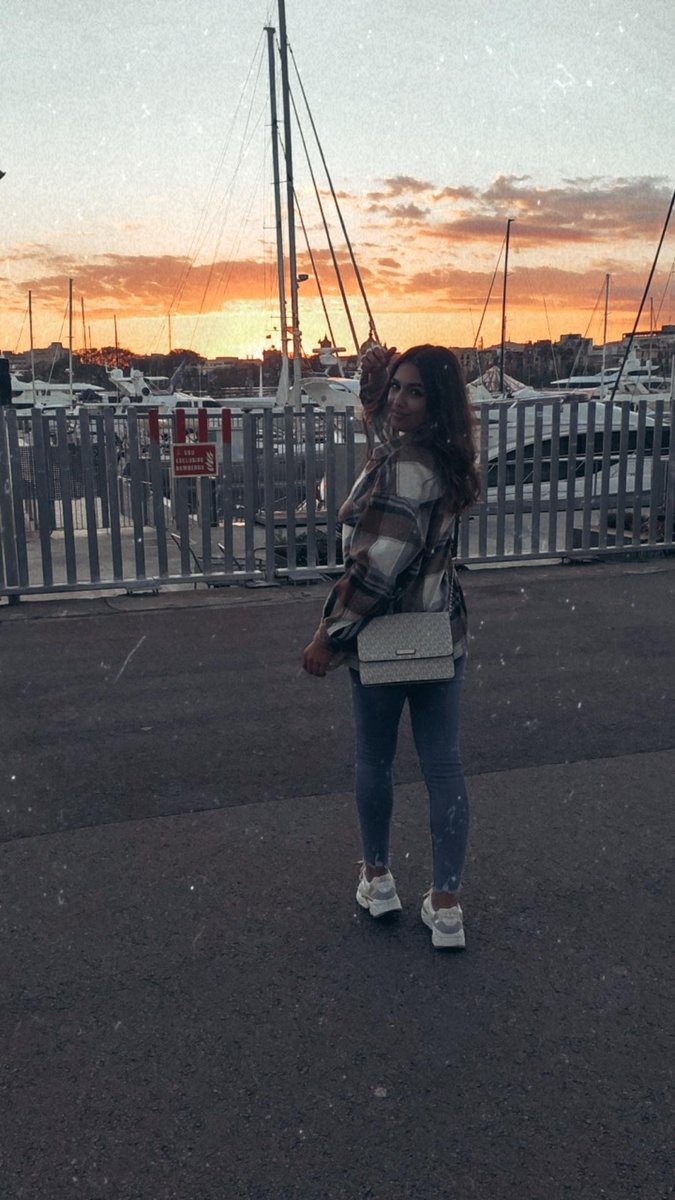 Bluebraids tweet media