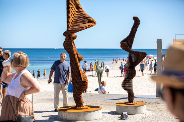 sculpturebysea's tweet photo. EY People’s Choice Award gives visitors the chance to vote for their favourite sculpture, with the winning artist receiving $5000. Voters also go in the draw to win a prize pack! Vote online or via IG with the hashtag #EYPeoplesChoice https://t.co/4ezx6JnWhU 📷 Benjamin Horgan https://t.co/Mjl0K1O1vJ