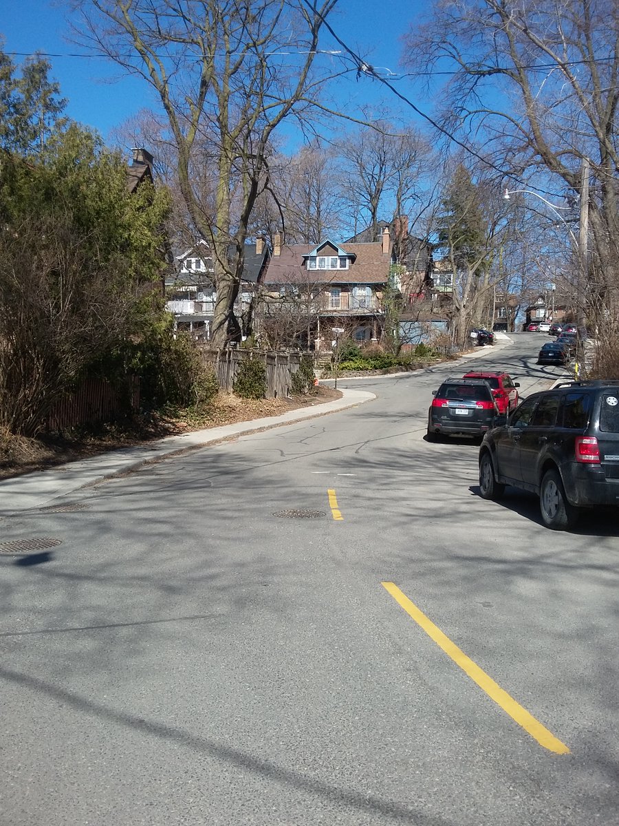 alishainto's tweet photo. Went for my first "real" run of 2021 today... My fitness level is definitely down from last summer, but happy to say I made it up that last hill!
#spring #Toronto #lockdownfitness #keepmoving https://t.co/q0U3Ovh6iE