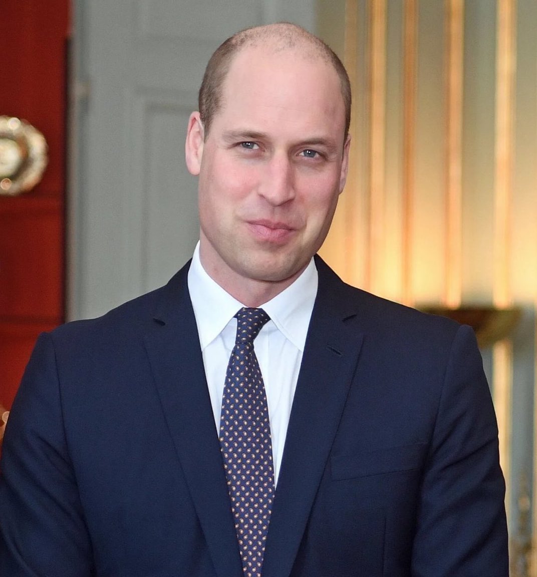 RT @laendolove: Prince William               lewis hamilton
     at 38                                  at 36 https://t.co/GIuspokp61
