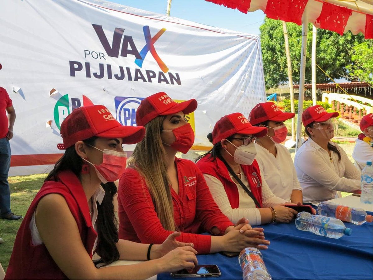 dannalunamx's tweet photo. Pijijiapan hoy tiene un candidato por la alianza que representa la cara joven de nuestro partido. @RomeoMedina89.
¡Vamos con todo gemelo!
#JuntosPodemos https://t.co/8WlBIkPNLt
