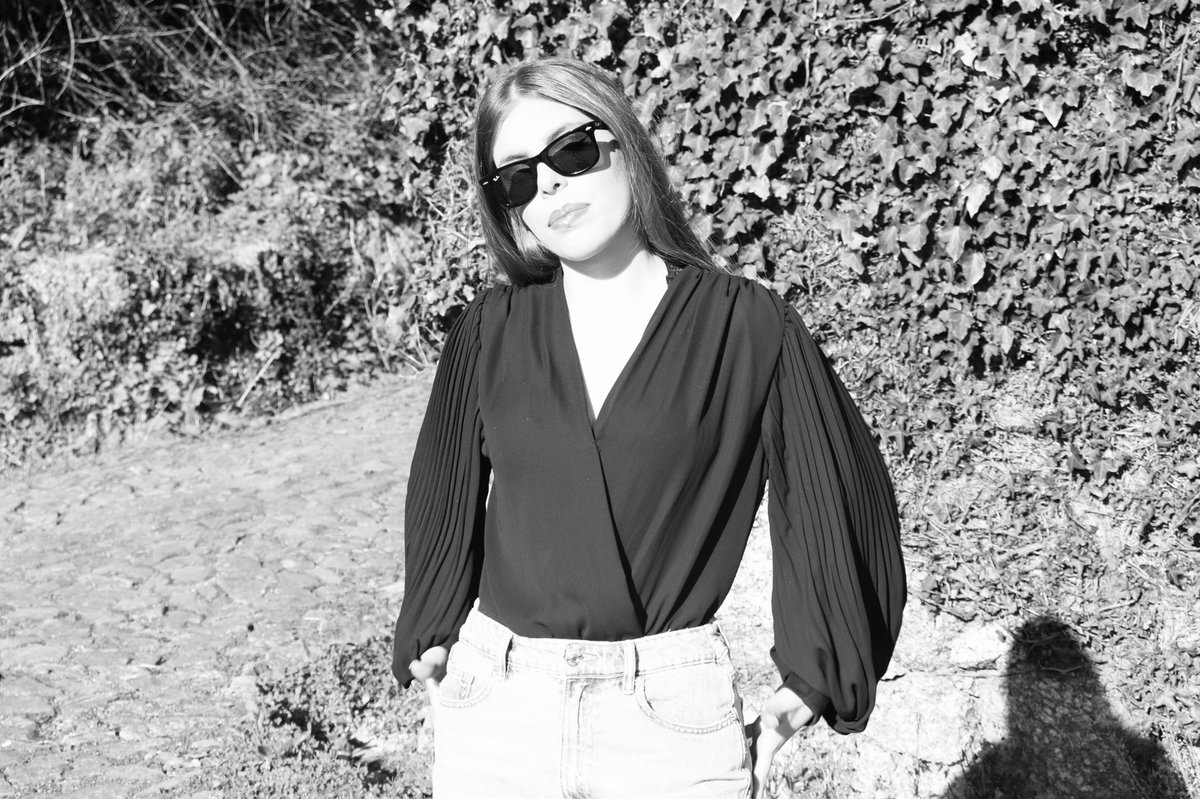 Bia_Castelar tweet media