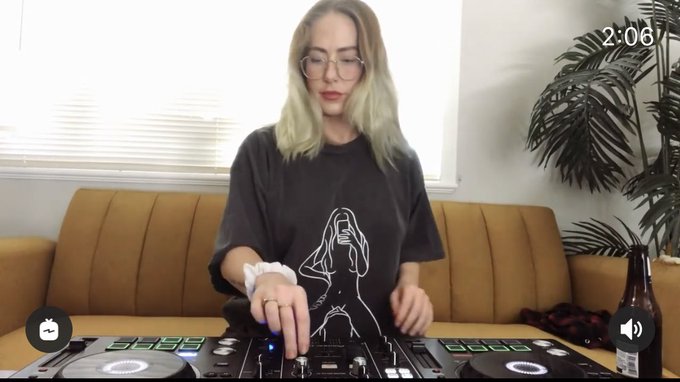 if u love me plz watch/like this IGTV vid so i can play at @BreakawayFest in mexico in june 🤗 just a
