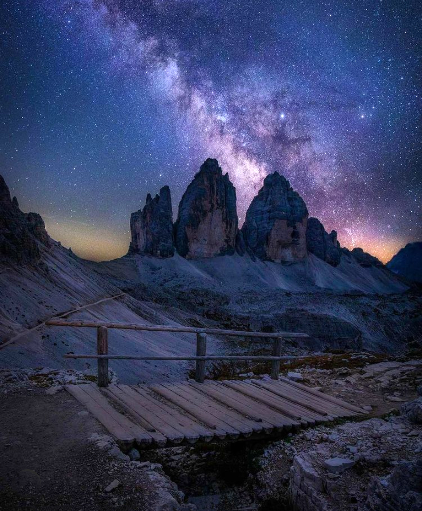 MiguelMorenatti's tweet photo. Las noches mágicas de los Dolomitas.
Pocos lugares más potentes para fotografiar la Vía Láctea que en Tre Cime di Lavaredo (3000m), donde espero volver este verano...🤞

©MiguelMorenatti https://t.co/D9jSN5zAVr
