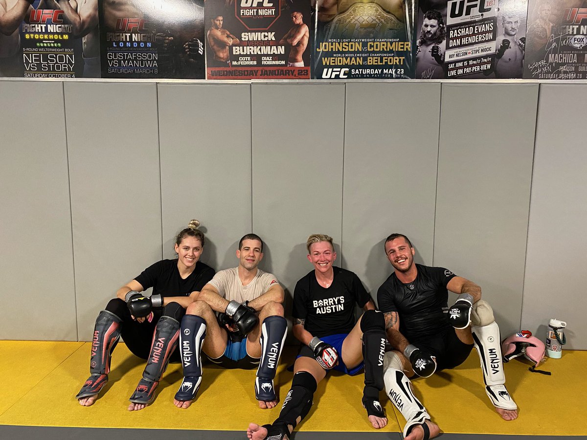 My happy place <a href="/TheMMALAB/">The MMA LAB</a> 💛 Always feels so good to get back in the room to hit somebody, and get HIT 😂 👊🏼 #sparring #themmalab #fb
