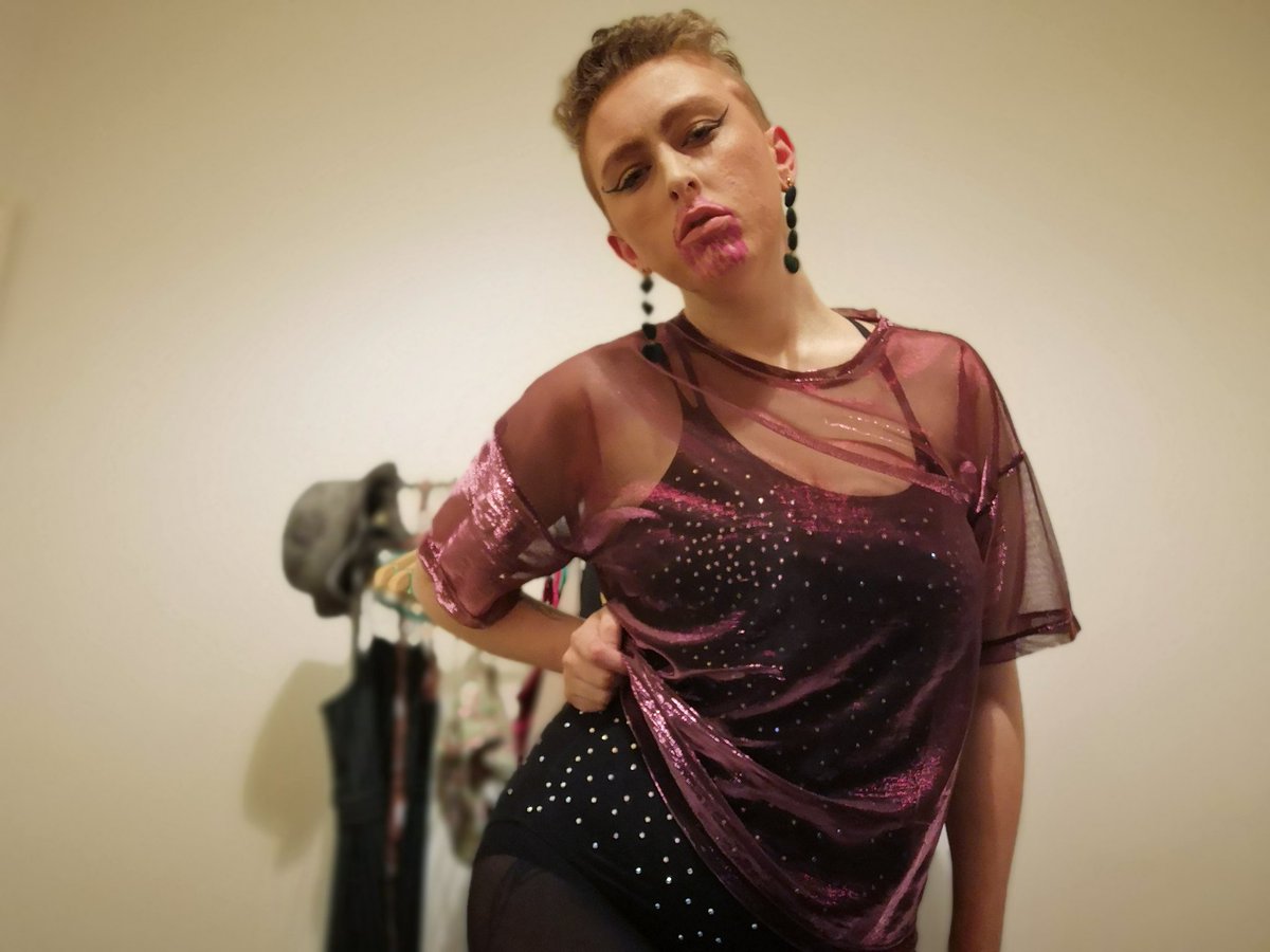 Solarisdrag's tweet image. Saturday night ✨🌃💕 #dragking