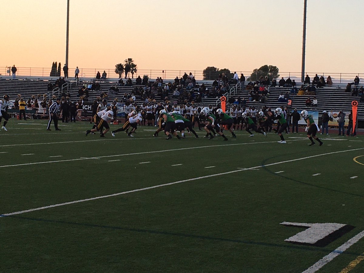 BrianMercer_edu's tweet image. Spring Football in CVUSD! Excited for our kids to be able to compete. ⁦@NewburyParkHS⁩ vs. ⁦@ThousandOaksHS⁩ in the opener. ⁦@ConejoValleyUSD⁩ #maskson #areyoureadyforsomefootball  #TheConejoWay
