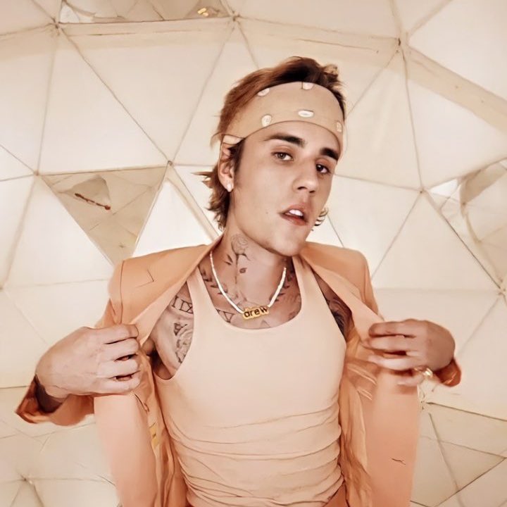 PromoteBieberBR's tweet photo. META: 100 COMENTÁRIOS COM

Hey @MostRequestLive! We'd love to hear "Peaches" by @justinbieber @DanielCaesar and @giveon tonight. Can you please play it? Thanks! PEACHES PARTY #MostRequestedLive https://t.co/Ld5MTh5aJo