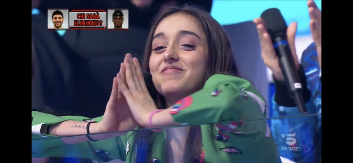 chiamamematto's tweet photo. LA REGINA DELLA SCUOLA, LA REGINA DELLA TIM. 
QUEEN LOLA STABILE #Amici20 https://t.co/3cjRIj6kcf