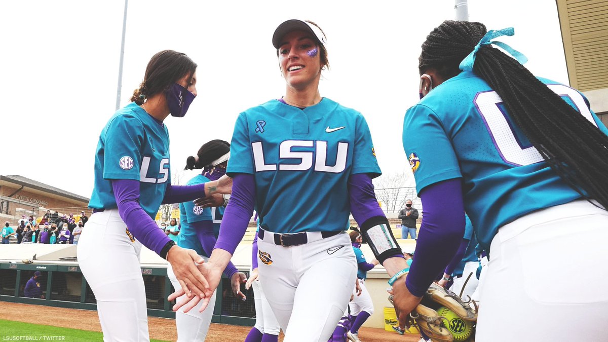 SECNetwork's tweet image. Today is #AllForAlex 🦋

SEC teams wear teal to honor the legacy of Mississippi State's Alex Wilcox, who passed away from ovarian cancer in 2018.