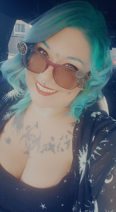 Had my hair professionally dyed for the first time ever and I'm loving it! https://t.co/uABIb7RvmI<a href="/tag/myxanniversary"class="tags"><span>#myxanniversary</span></a>