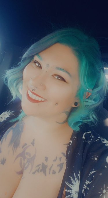 Had my hair professionally dyed for the first time ever and I'm loving it! https://t.co/uABIb7RvmI<a href="/tag/myxanniversary"class="tags"><span>#myxanniversary</span></a>