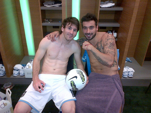 LIONEL MESSI Y EZEQUIEL LAVEZZIpic.twitter.com/mufueaTzU3.