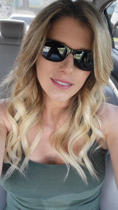 Where would you take me to dinner? Your parent house? https://t.co/WAcErr0uP2 https://t.co/Z3f1gkyrh<a href="/tag/mvsales"class="tags"><span>#mvsales</span></a>