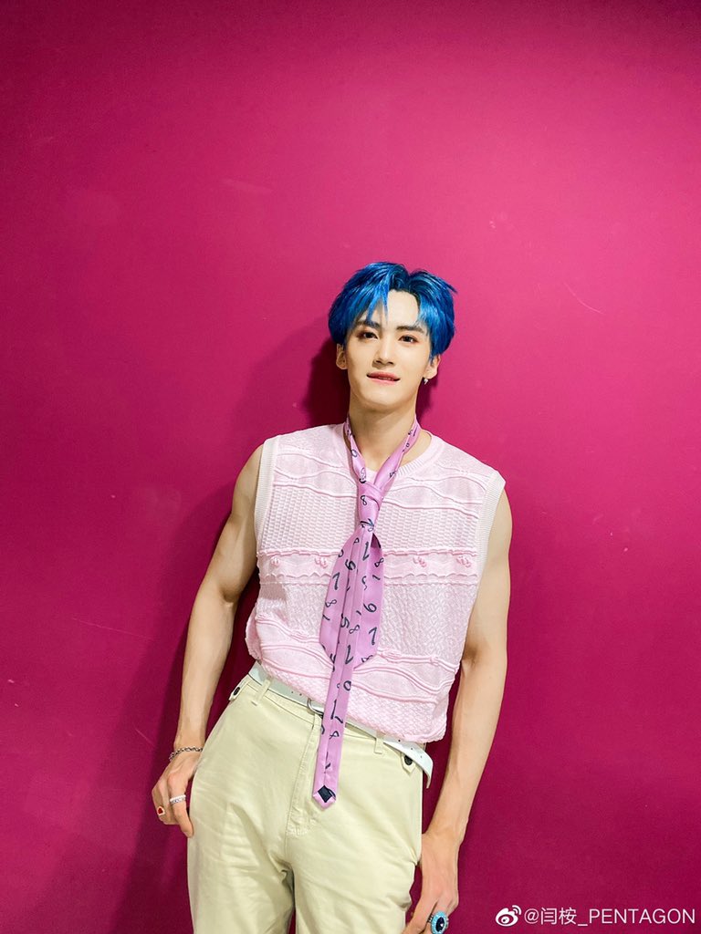 yanan_weibo's tweet photo. “粉红色的男孩❤️❤️❤️”

#PENTAGON  #YANAN #옌안 #Weibo #펜타곤 https://t.co/0qbOaUlhIT