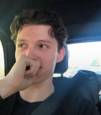 a very needed thread of tom holland speaking spanish!!