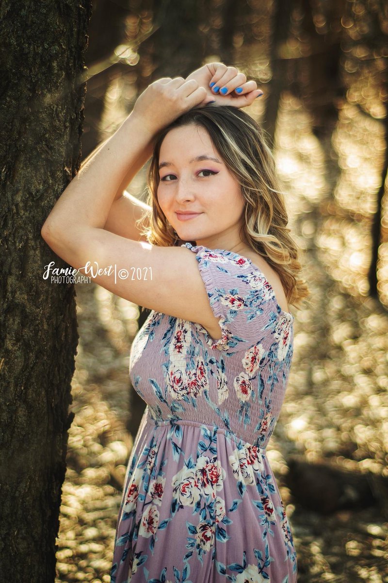 famiewest's tweet photo. Hello, beautiful! Fought the wind with Alexis tonight for her first session. Can’t wait to shoot with her again!! https://t.co/irgeLj7EtB