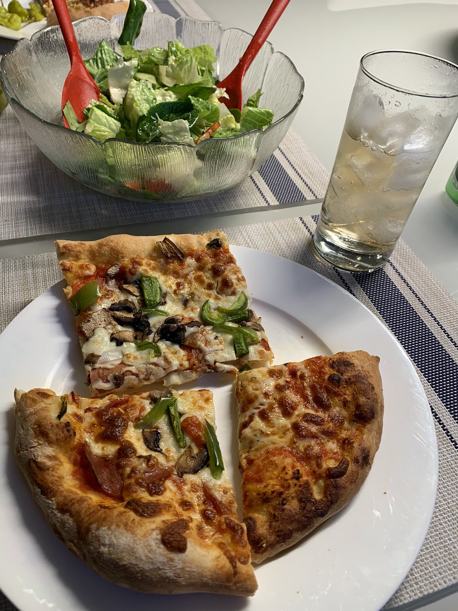 Just finished enjoying a Nonna Pizza Box today. Every month they pick a charity to support and today was <a href="/ysb_bsj/">Youth Services Bureau</a> volunteering their time delivering tasty pizza all over <a href="/ottawacity/">City of Ottawa</a> !Thank You Nonna and <a href="/pattim06/">Patti Murphy</a> for organizing!!