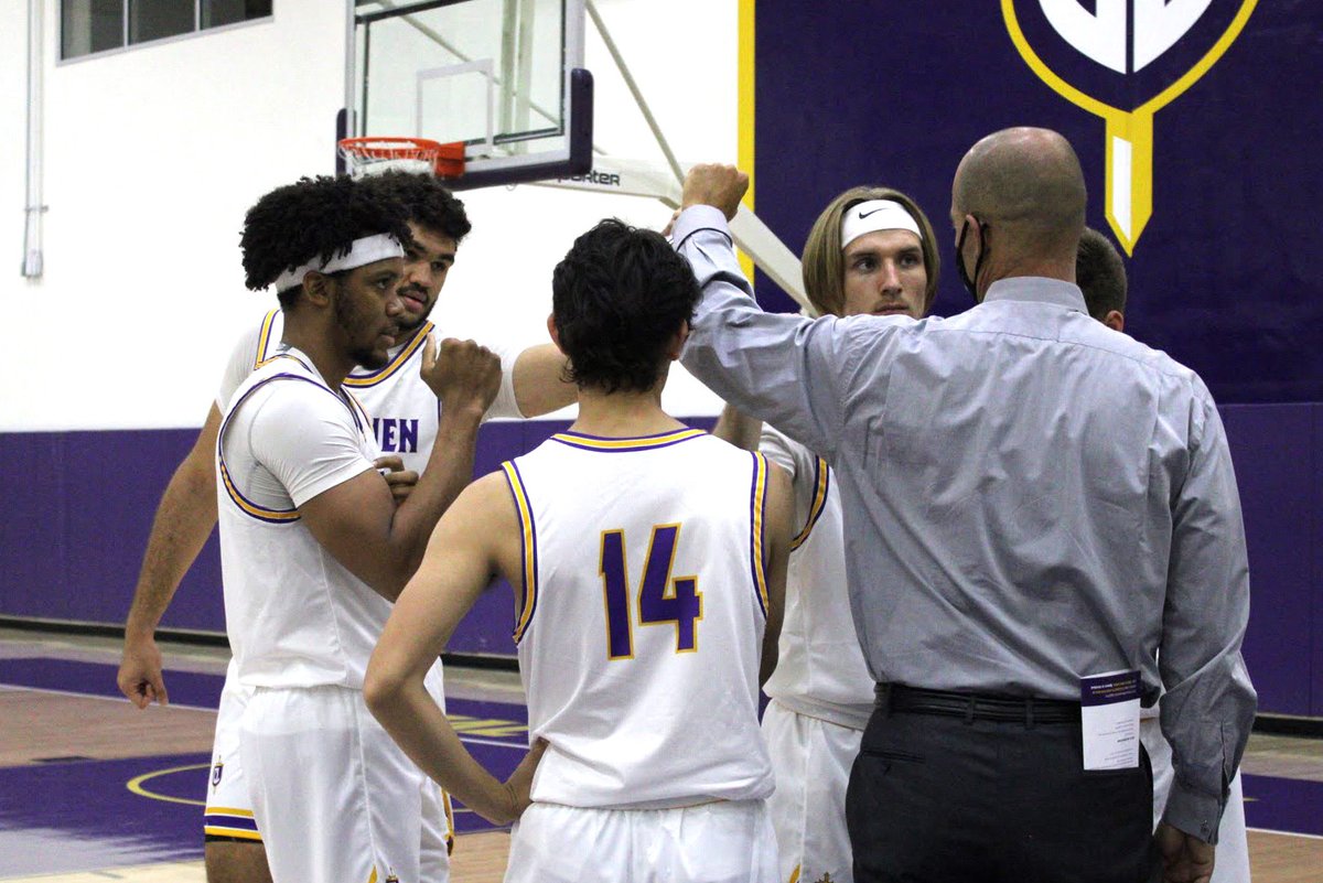 CLUSports's tweet photo. Our first basketball game in more than a year went to OT as @CLUmBasketball took on Redlands in Gilbert Arena.

Miles Houston scored 22 and Tommy Griffits had 18. Four Kingsmen scored in double figures as Devon Lewis added 12 and Riley O'Conner chipped in with 11.

#GoKingsmen https://t.co/XRUNn0XgFe