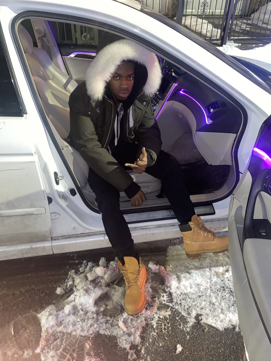 DaydaySmutty's tweet photo. Ion even post pictures of me often ya don’t even kno a young nigga wiped up now https://t.co/KxQQoImEdb
