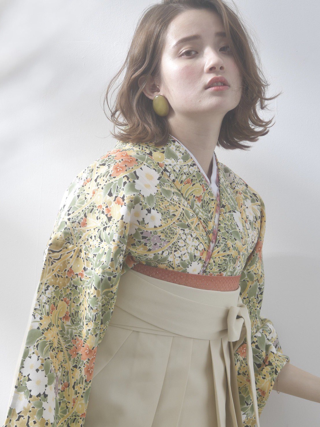 Hair Make Charmer 卒業式を迎える皆様 おめでとうございます ヘアセット 袴着付け 7300円 T Co Jon0utkb52 卒業式 ヘアメ 目白大学 ベルエポック 山野美容 慶応 明大 お茶の水女子 新宿ヘアセット 専門学校 成人式 金箔