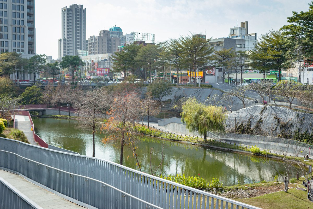 AndTaichung's tweet photo. #MapleGarden is Asia’s first “sunken” park and Taichung’s largest landscape architecture. Functioning as a nature and performing space and a flood detention pond, it received the" FIABCI World Prix d'Excellence Award." Definitely a must-post attraction on social media! https://t.co/d13QVdrweR