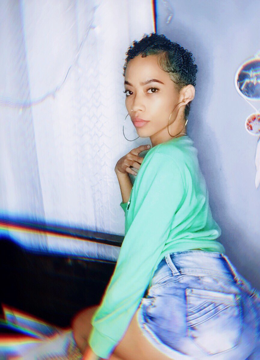 itschxna_'s tweet photo. Pressure builds diamonds 💎 https://t.co/p9YNfyMMgC