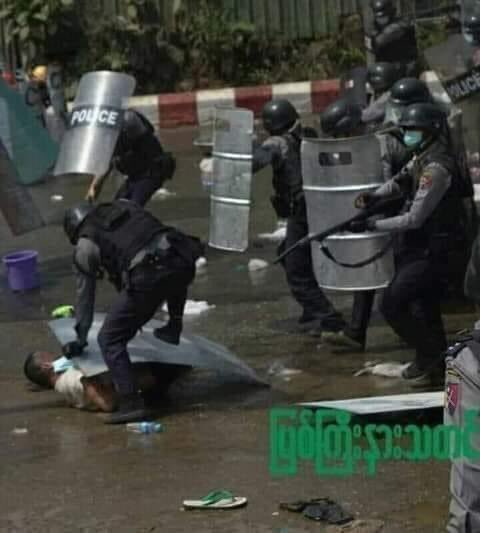 We don't deserve this! We aren't criminals!

#WhatsHappeningInMyanmar 
#Mar9Coup