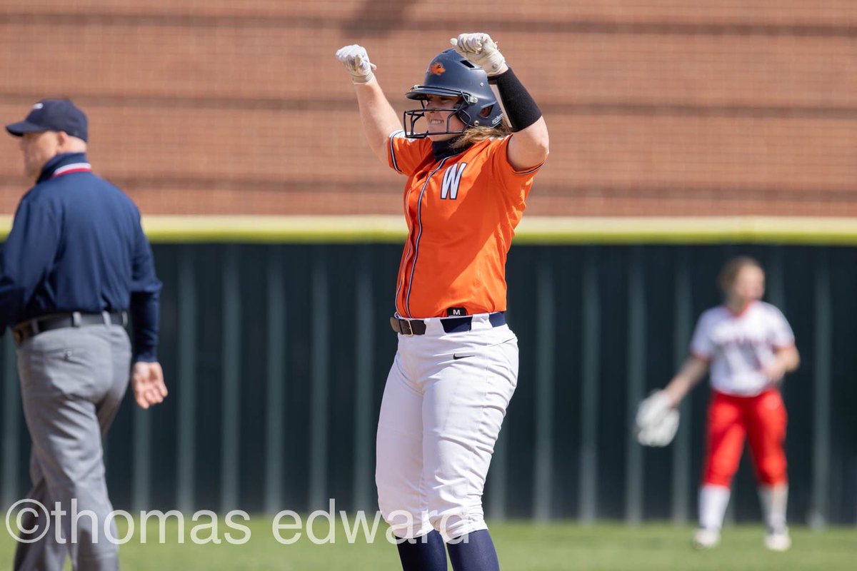 T_Edward_Photo's tweet photo. @WHSoftball starts off spring break with a victory over Centennial HS. Great job ladies!! #wakelandsoftball #whssoftball #ladywolverines #wakelandhighschool https://t.co/vIcbPe7ZFv