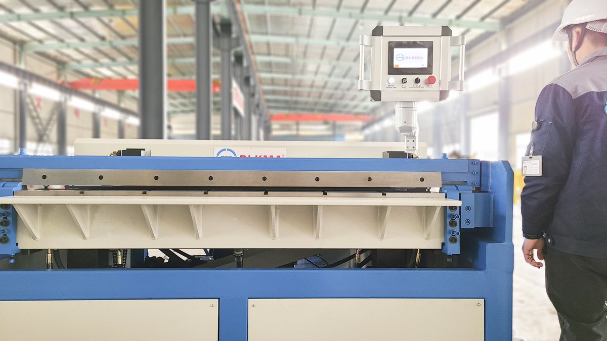 BLKMA_Machinery's tweet photo. The final testing phase before Auto Duct Line is delivered to customers.
#BLKMA
#AutomaticDuctLine
#AutoDuctLine
#DuctMachine https://t.co/YFcfuh69Ob