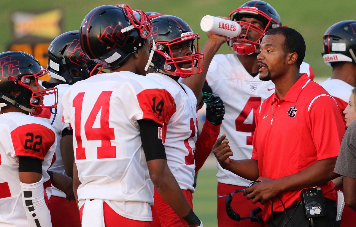 middelnews's tweet photo. Robert Jones was named the @DelCityEagles Athletic Director and Head Football Coach for the 2021-2022 school year during the BOE meeting. He has spent his 4 years at Del City as the Defensive Coordinator, Head Strength &amp; Conditioning Coach, and Head Boys Track Coach. #mdpurpose https://t.co/0dFbIWSt2F