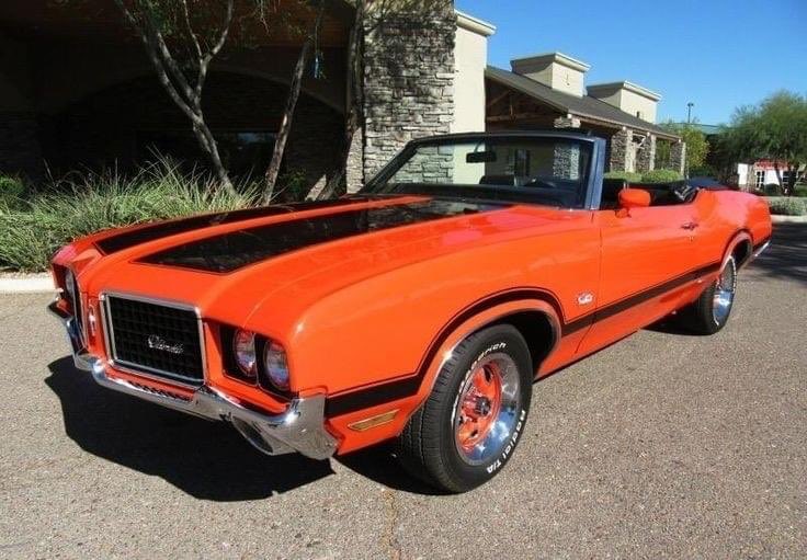 DinoKasamis's tweet image. Very cool 72 Cutlass convertible...