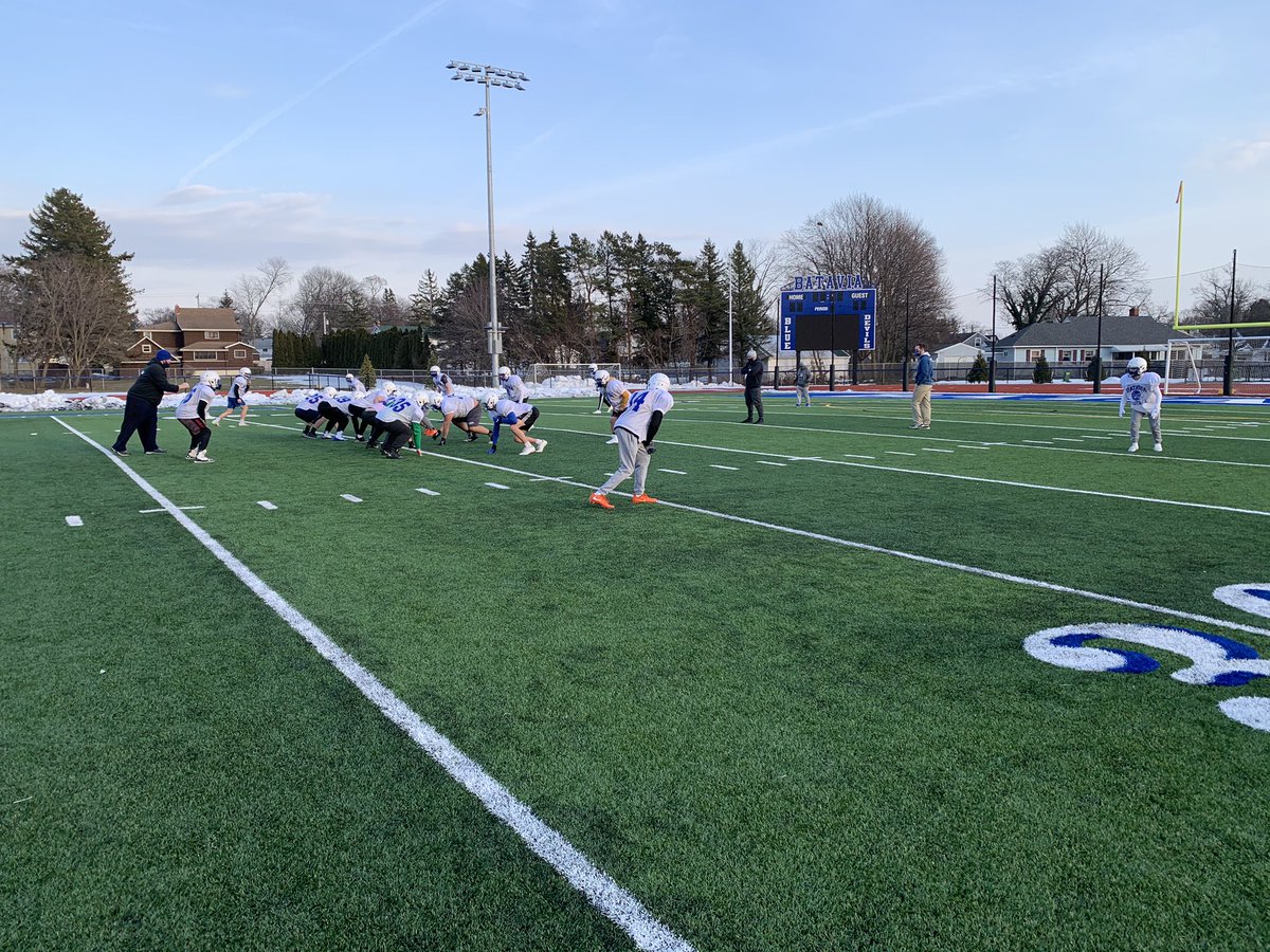 Coach_Briggs1's tweet photo. Great night of practice! Defense starting to get it #Pursuit #Relentless https://t.co/zD4lvlicTx
