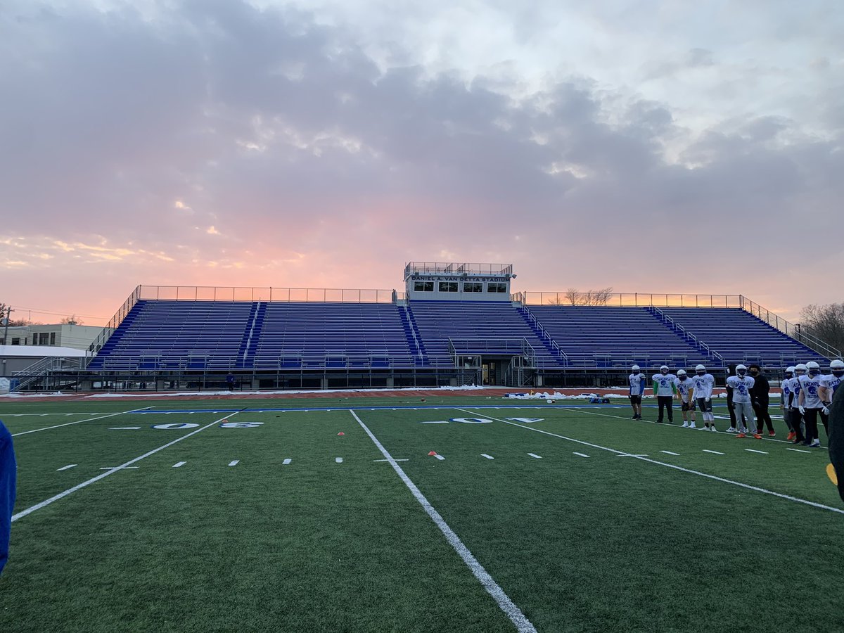 Coach_Briggs1's tweet photo. Great night of practice! Defense starting to get it #Pursuit #Relentless https://t.co/zD4lvlicTx