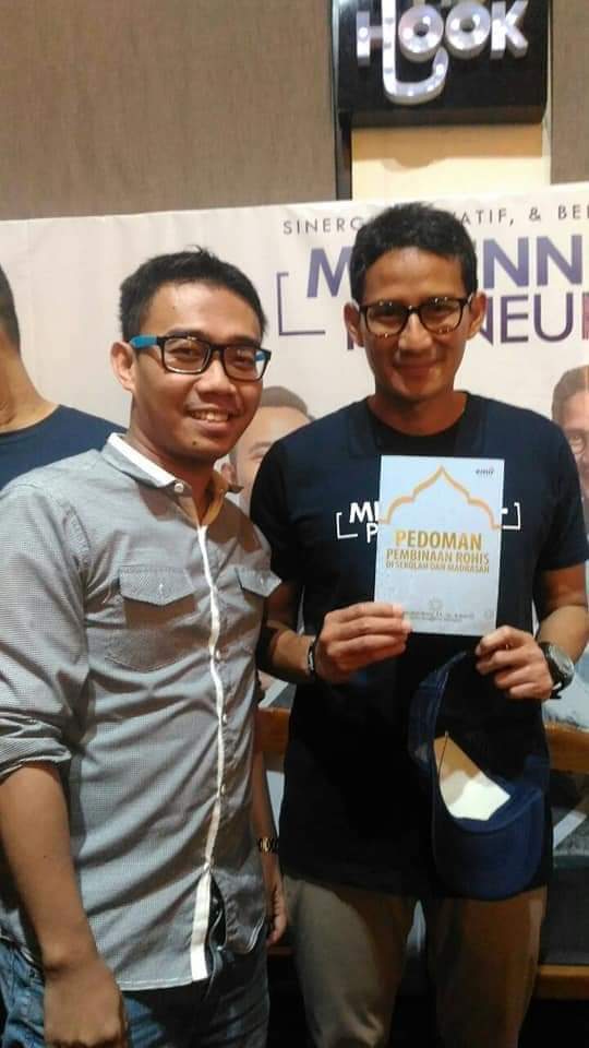 @aniesbaswedan Mksh banyak Pak Gubernur DKI Jakarta @aniesbaswedan yg selalu dukung penuh karya kreatif anak2 muda, #Betawi #aniesbaswedan #aniestopleader #anieshero #BebaskanUlamaDanAktivis #bukuterbit #bestsellerbook #bukubestseller #gramedia #lokerjabodetabek